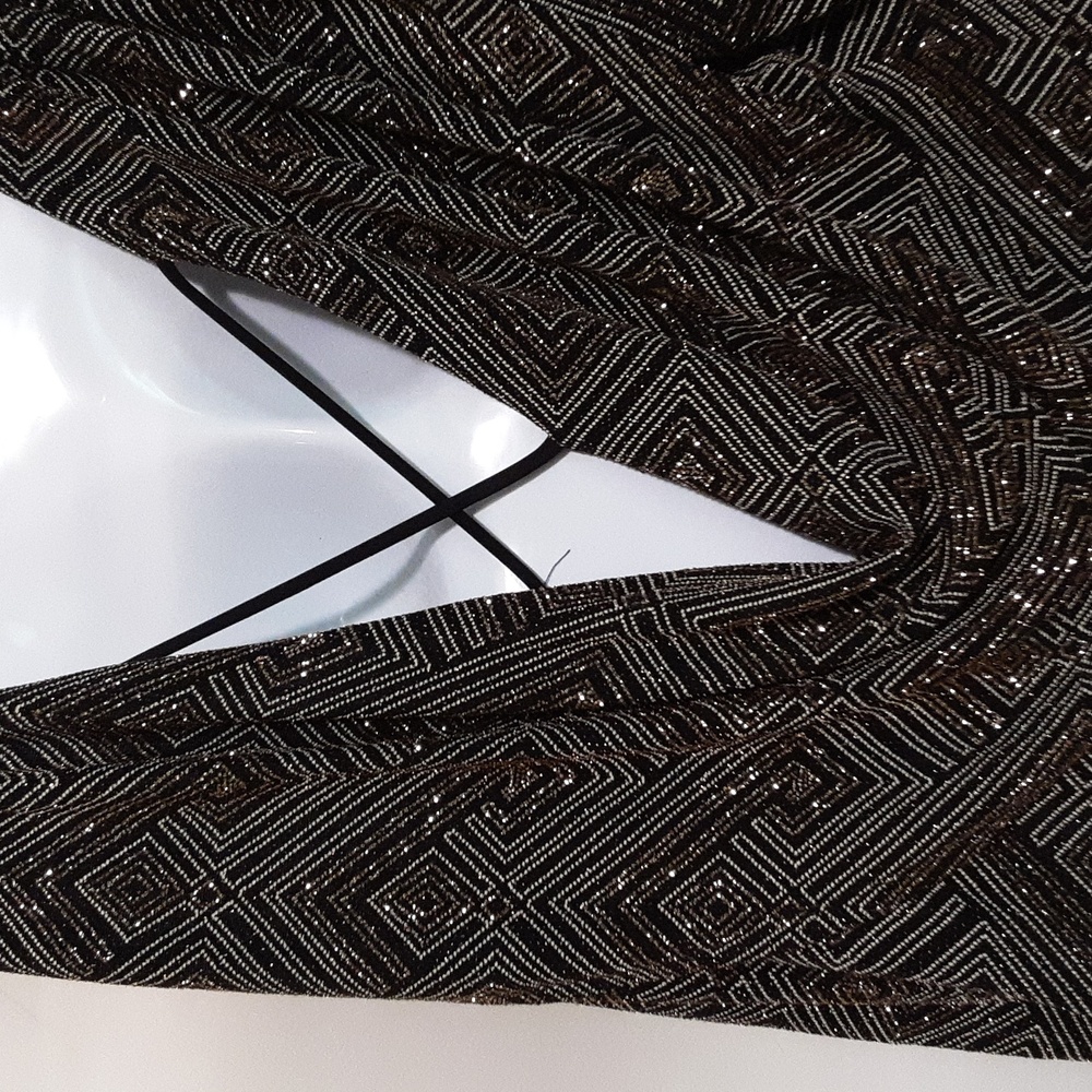 Elegant Black and Silver Geometric Dress - Picture 5 of 6